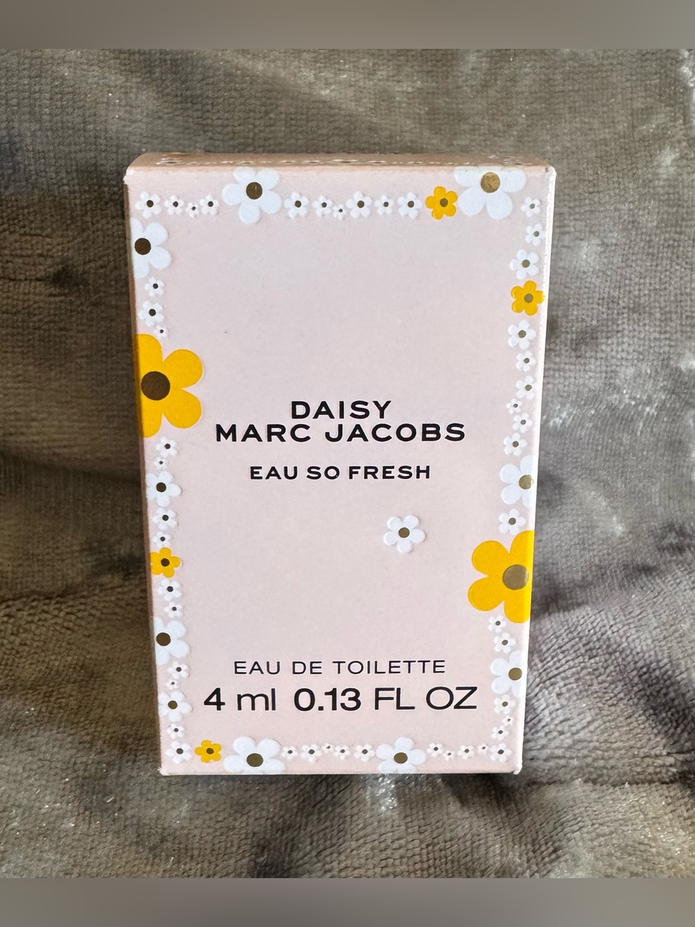 ๐ผMarc Jacobs Daisy Eau So Fresh 4ml Brand New Never Been Used!!๐ผ
